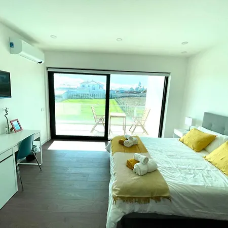 Casa Iroko - A Modern Villa, With Private Pool, In A Quiet Area Вилла Nadadouro