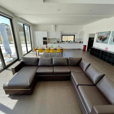 Вилла Casa Iroko - A Modern Villa, With Private Pool, In A Quiet Area Nadadouro