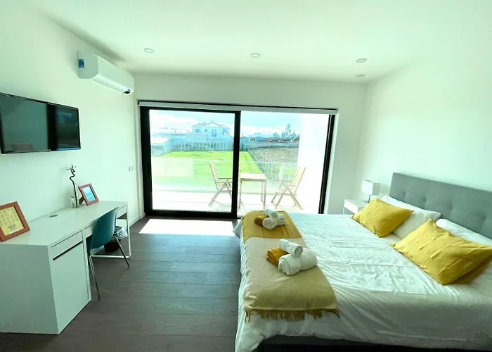 Casa Iroko - A Modern Villa, With Private Pool, In A Quiet Area 别墅 Nadadouro